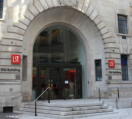 D6TR5N Entrance to London School of Economics UK April 2013
